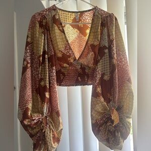 Loosely fitted cute crop top just in time for summer ☀️